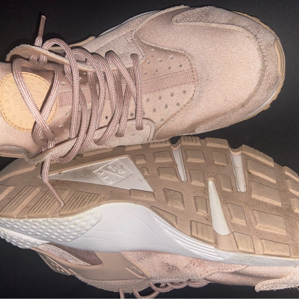 Nike hurrache cream size 8.5